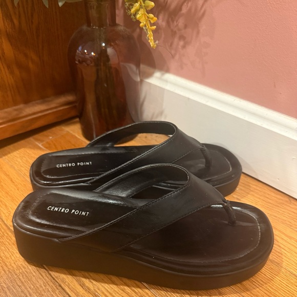 Black Leather Platform Sandals Flip Flops - Picture 3 of 3